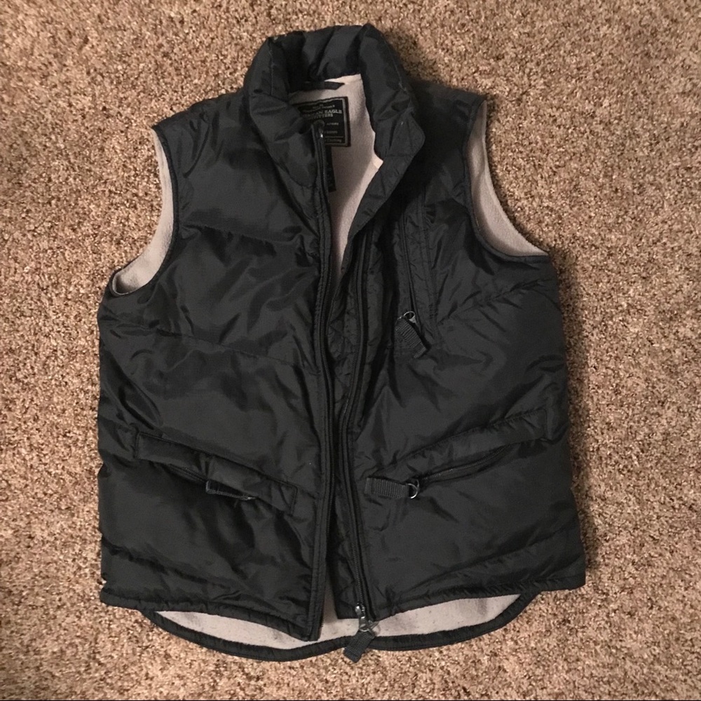 American Eagle puffer vest
